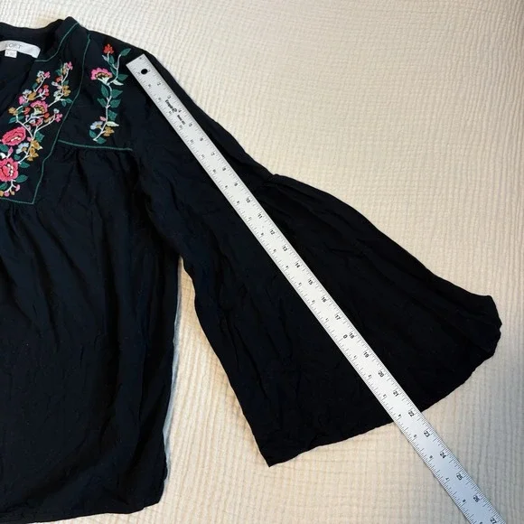 LOFT Top Womens Sz Medium Black Floral Embroidered Bell Sleeve Boho Y2K Festival - Picture 10 of 10